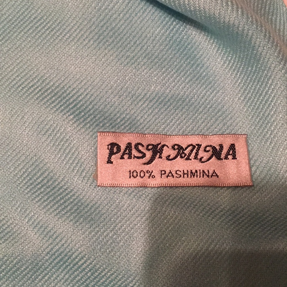 Pashmina - Picture 3 of 3